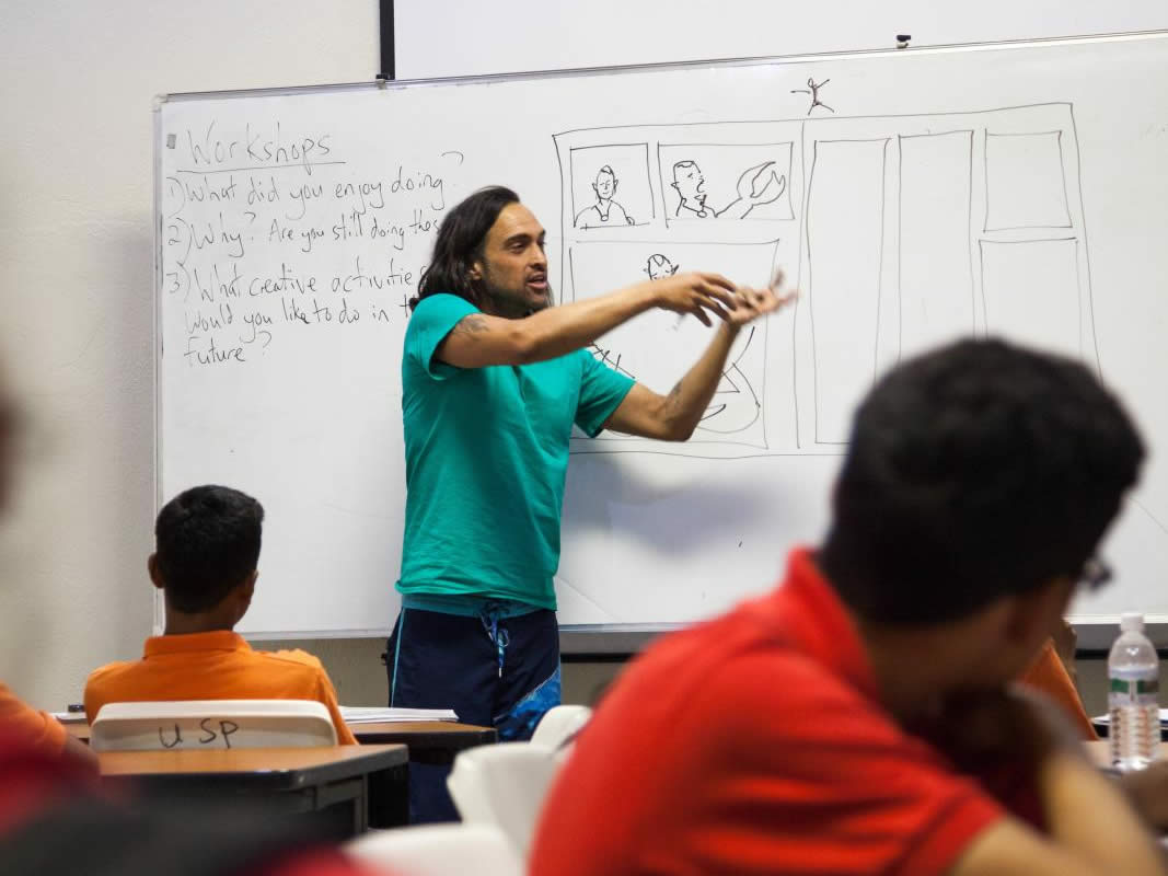 Solomon Enos teaching comics workshop